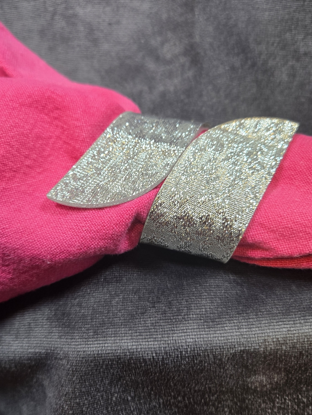 Silver Shiny And Textured Napkin Ring Set Of 24 New In Box